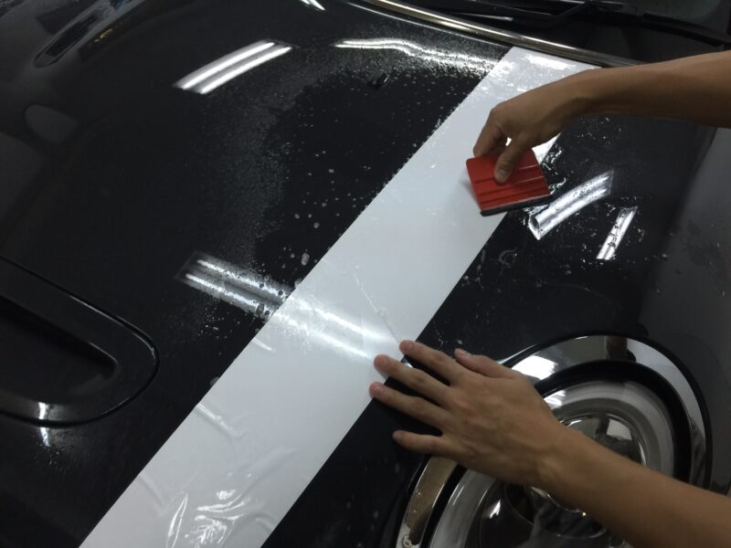 MINIストライプ施工時のスキー時で水を抜く様子