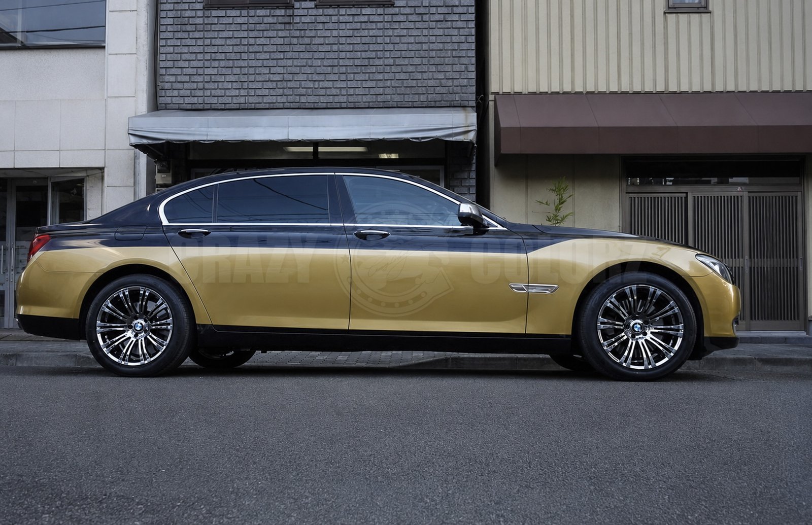 BMW 7シリーズ F01 ツートンラッピングのサイド全景