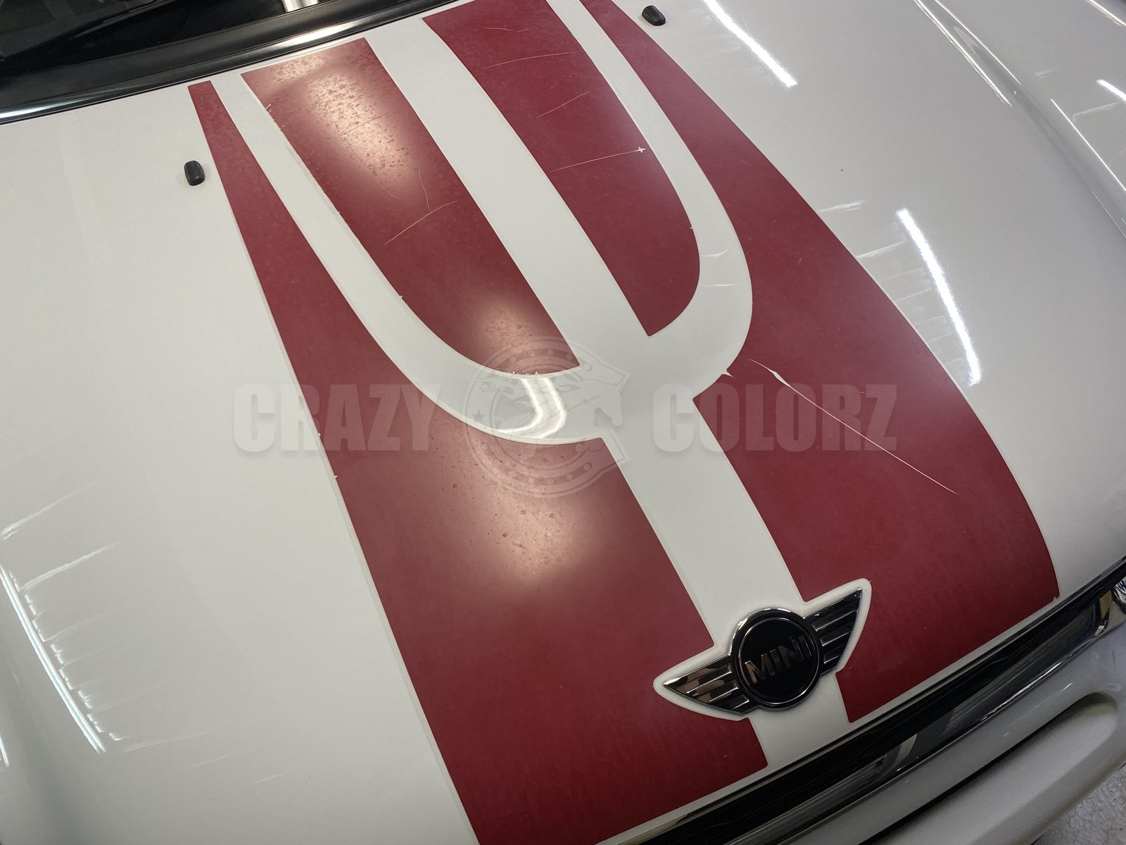 MINI ボンネットの劣化した純正ストライプ 東京