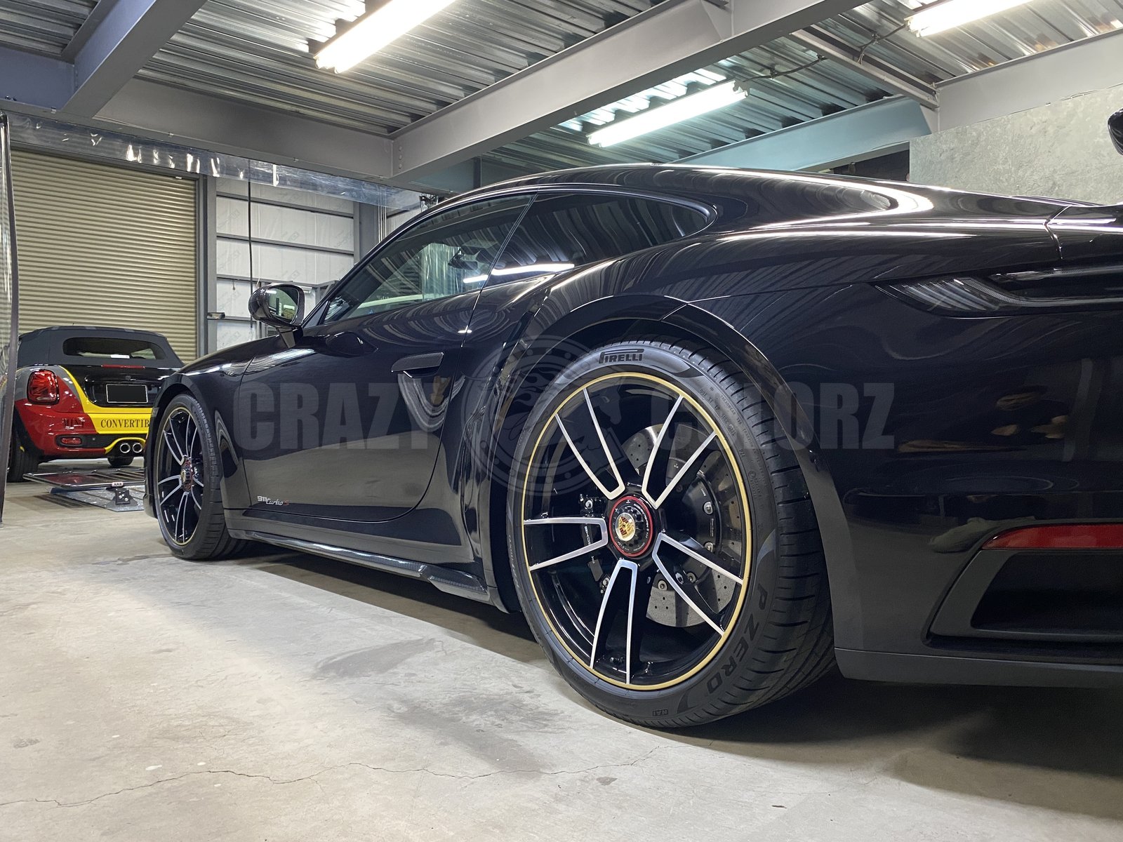 ポルシェ 911 ターボS ナイトブルーメタリック カーボンとイエローとグレアコーティング 東京